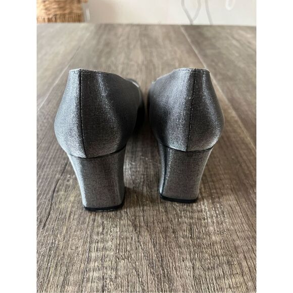 Stuart Weitzman For Russell & Bromley Silver Metallic Square toe Heel Size 9 B - Picture 2 of 7